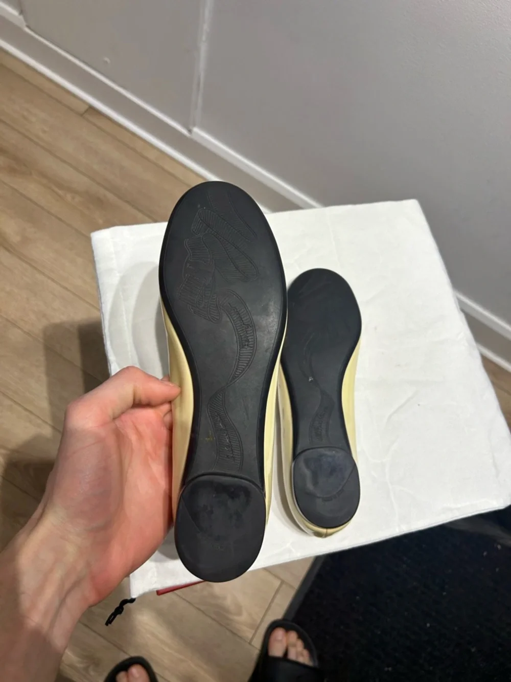 Ferragamo Ballet Flats Vara Bow Logo Hardware Size 9.5-10 US / 40-41 EU - Picture 13 of 16